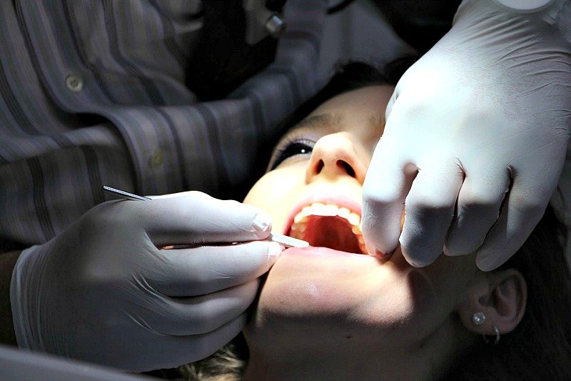 7 Signs You Need Root Canal Treatment 