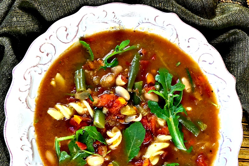 Hearty, Healthy, Vegan Minestrone Soup with Fresh Arugula - UrbanNaturale