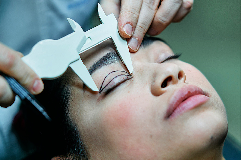Bladeless Lasik: A Superior Approach to Eye Surgery?